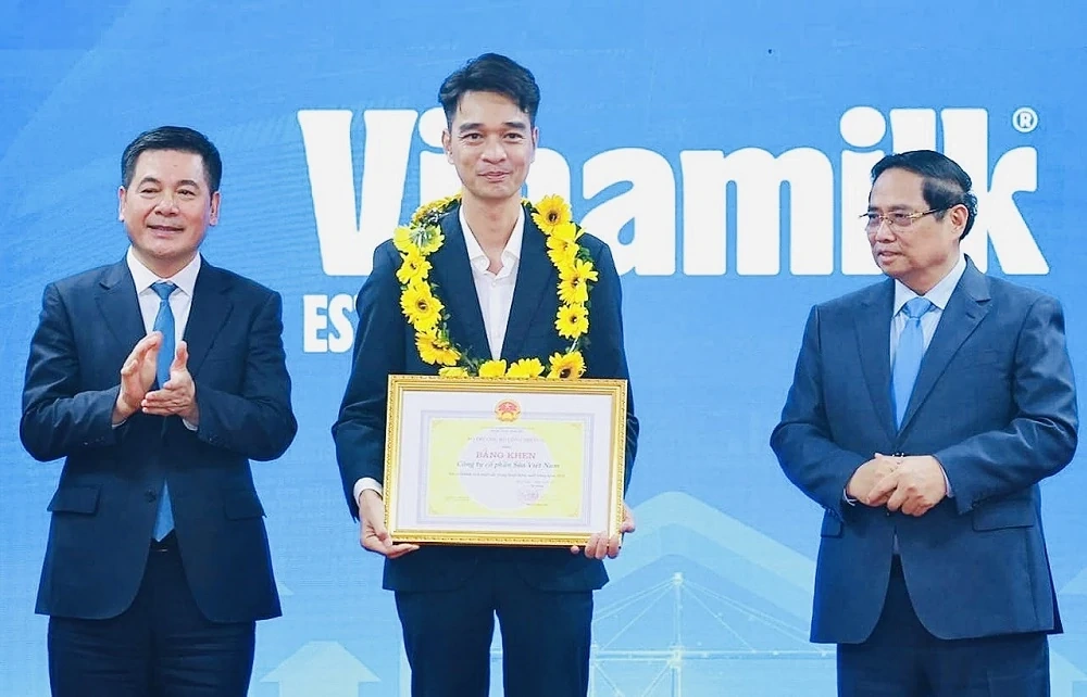 Vinamilk là doanh nghiệp duy nhất trong ngành sữa nhận bằng khen xuất khẩu tiêu biểu của Bộ Công Thương