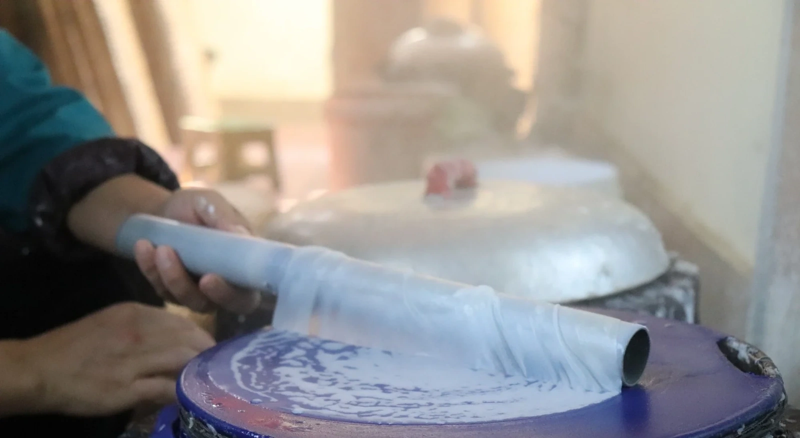 [E-Magazine]: Bánh níu chân người