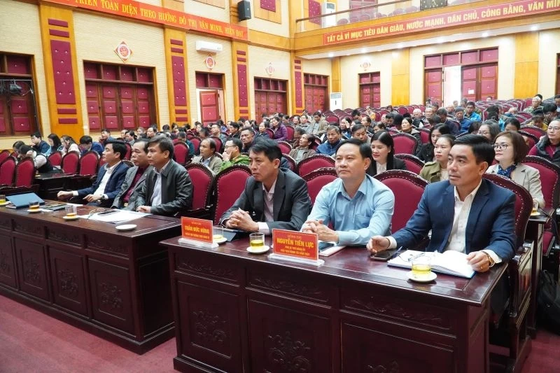 Cử tri xã Cẩm Thủy kiến nghị nhiều vấn đề liên quan đến đời sống dân sinh