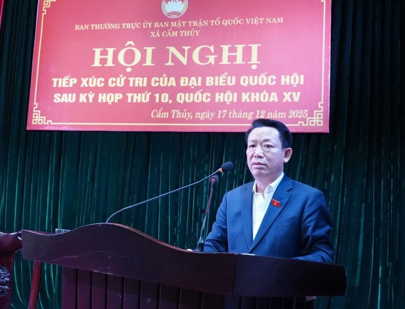 Cử tri xã Cẩm Thủy kiến nghị nhiều vấn đề liên quan đến đời sống dân sinh