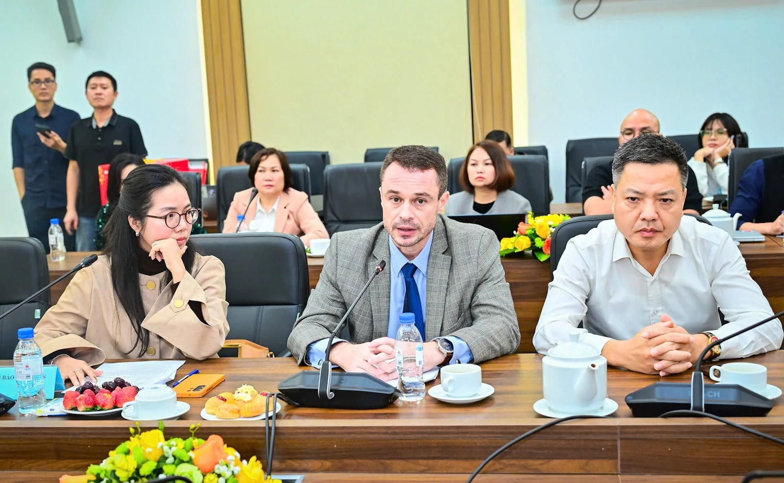 Xây Tết 2026: Mang Tết ấm đến với 30 nghìn công nhân xây dựng, vệ sinh môi trường, thoát nước đô thị