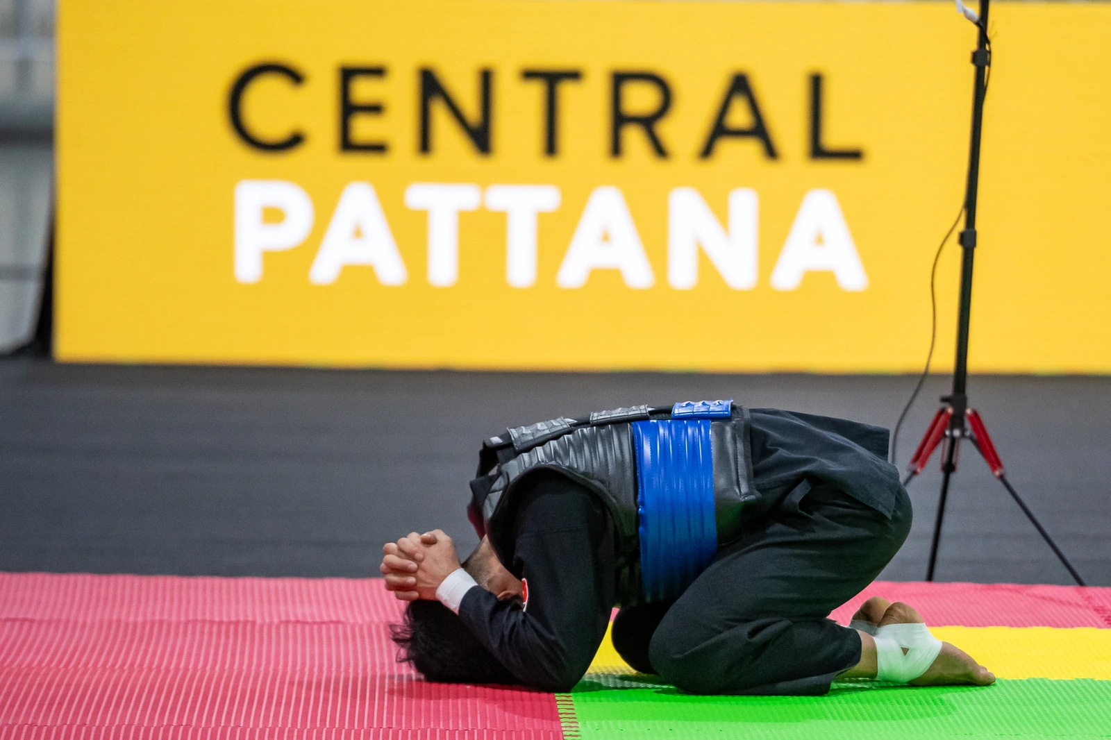 Thua nghiệt ngã, Vũ Văn Kiên rơi nước mắt ngậm ngùi chia tay SEA Games