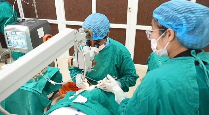 Bước tiến trong điều trị bệnh về mắt tại Bệnh viện Mắt Thanh Hoá