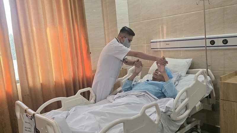 Cứu sống bệnh nhân xuất huyết não nặng bằng kỹ thuật dẫn lưu não thất