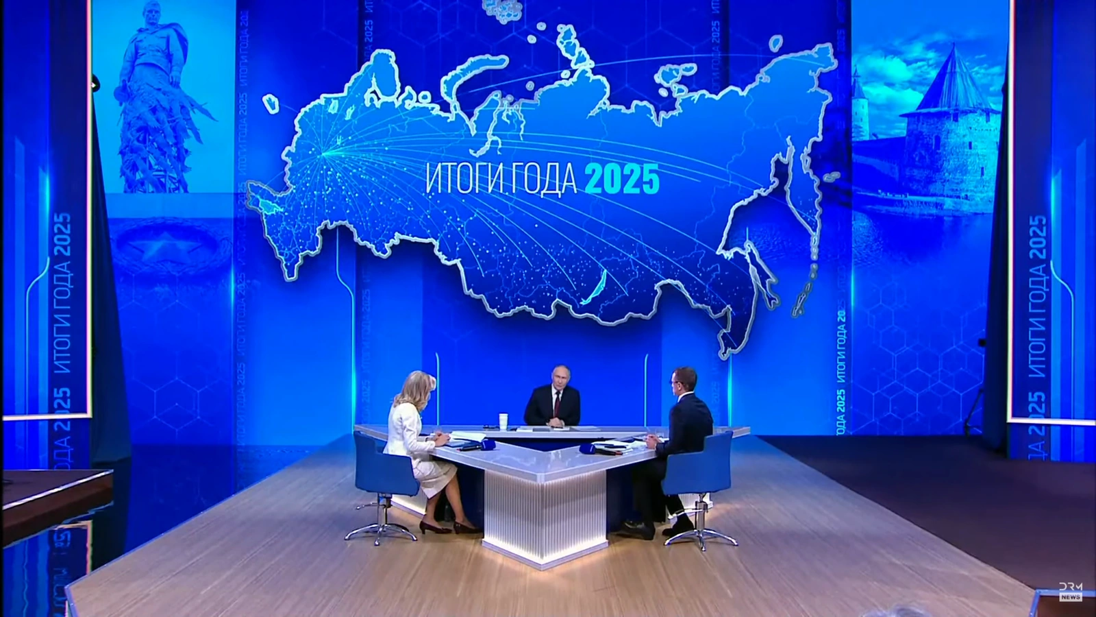 Tổng thống Nga Vladimir Putin đối thoại với người dân và báo chí