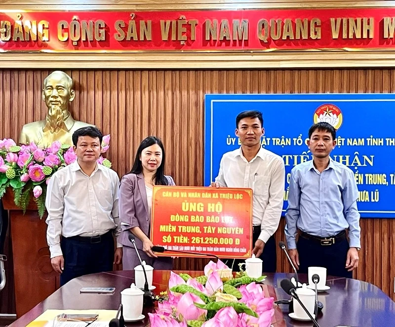 Ủy ban MTTQ tỉnh tiếp nhận ủng hộ đồng bào miền Trung, Tây Nguyên khắc phục hậu quả mưa lũ