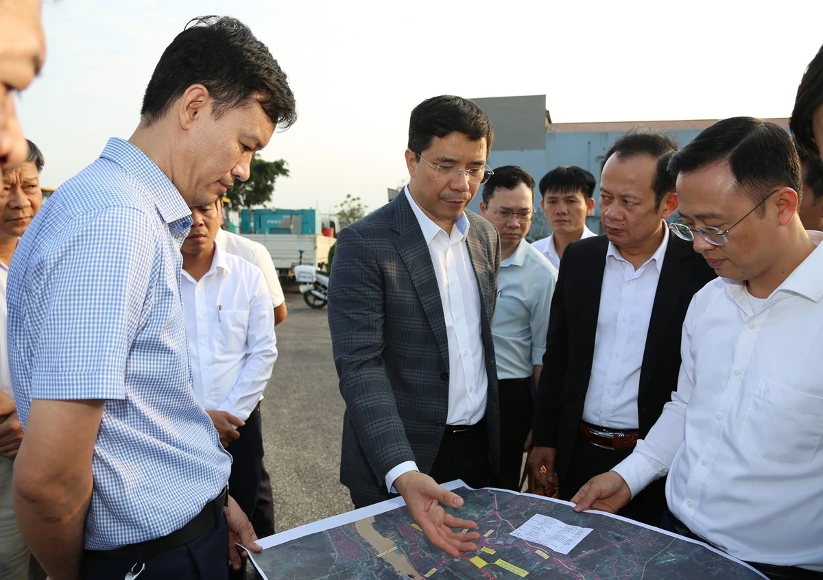 Phó Bí thư Thường trực Tỉnh ủy Nguyễn Hồng Phong thăm, làm việc tại xã Thiệu Trung và Thiệu Hóa