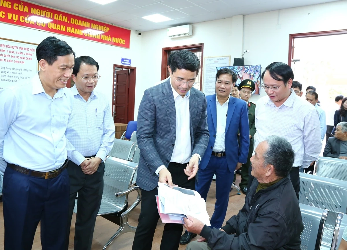 Phó Bí thư Thường trực Tỉnh ủy Nguyễn Hồng Phong thăm, làm việc tại xã Thiệu Trung và Thiệu Hóa