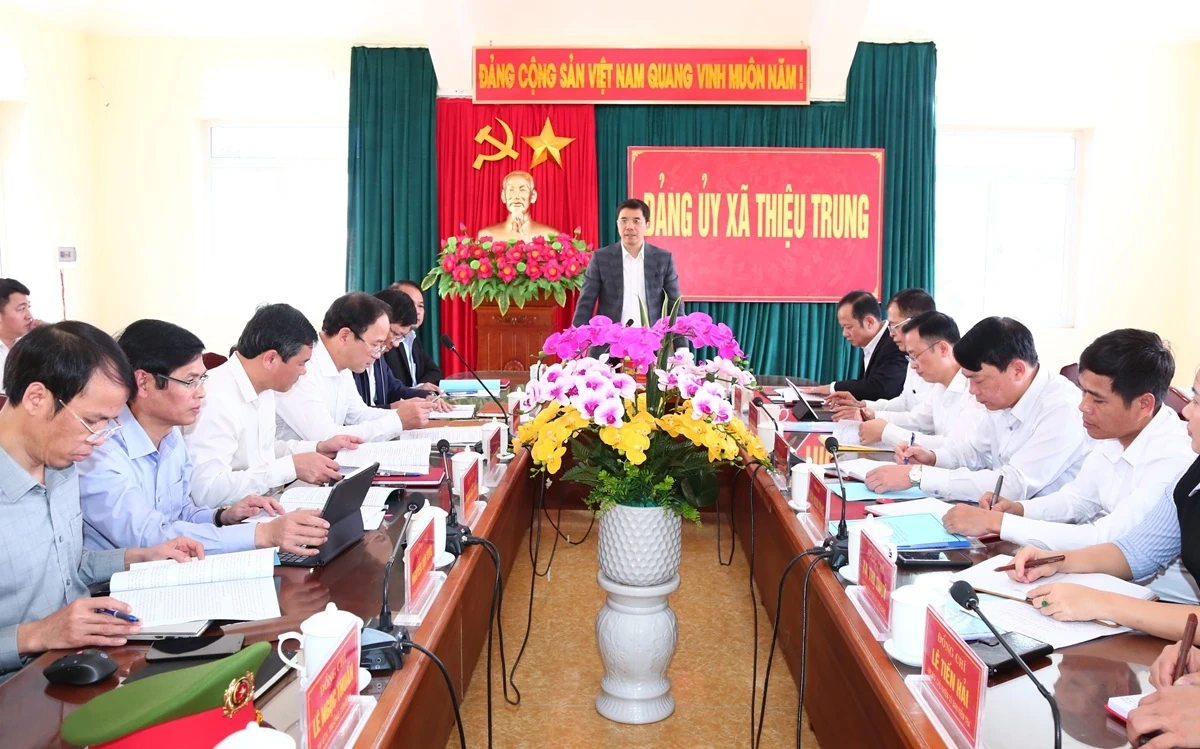 Phó Bí thư Thường trực Tỉnh ủy Nguyễn Hồng Phong thăm, làm việc tại xã Thiệu Trung và Thiệu Hóa