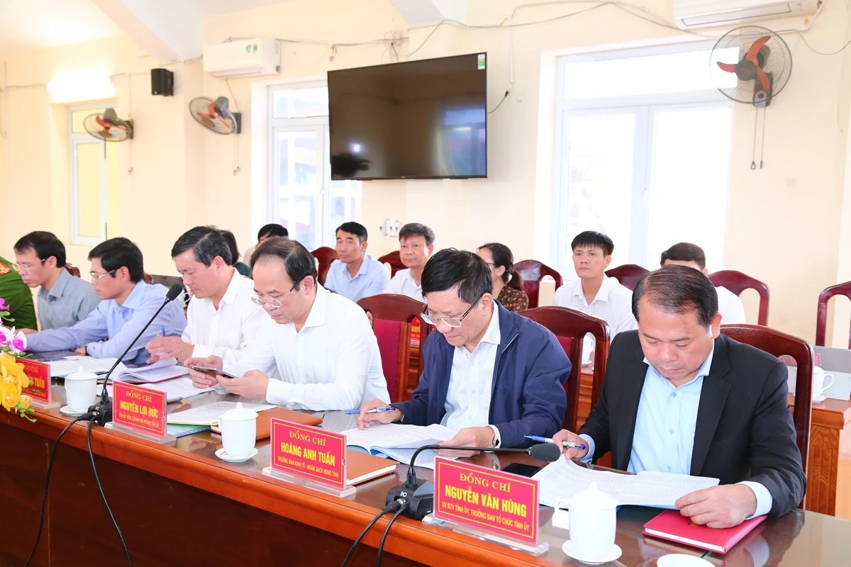 Phó Bí thư Thường trực Tỉnh ủy Nguyễn Hồng Phong thăm, làm việc tại xã Thiệu Trung và Thiệu Hóa