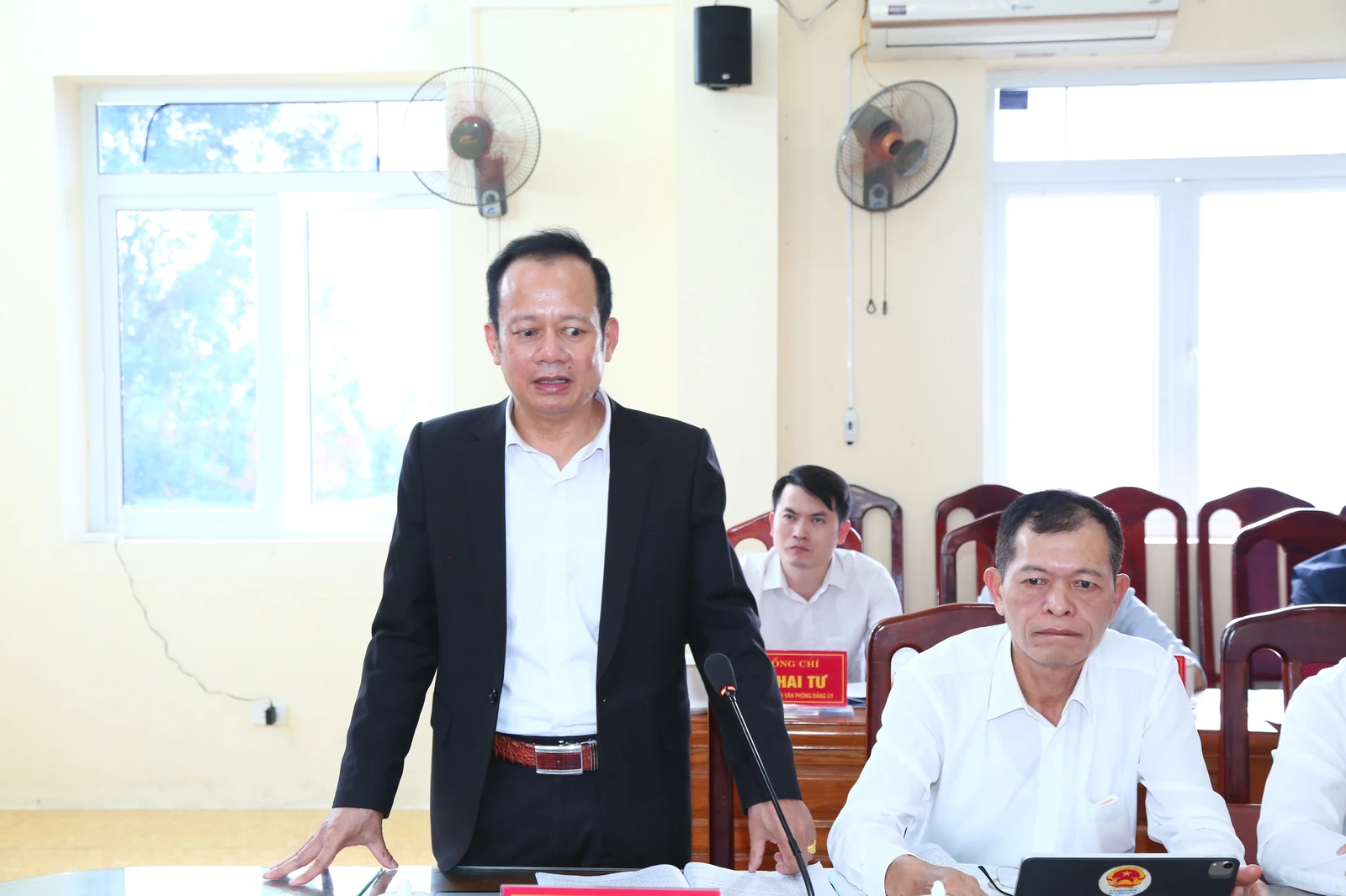 Phó Bí thư Thường trực Tỉnh ủy Nguyễn Hồng Phong thăm, làm việc tại xã Thiệu Trung và Thiệu Hóa