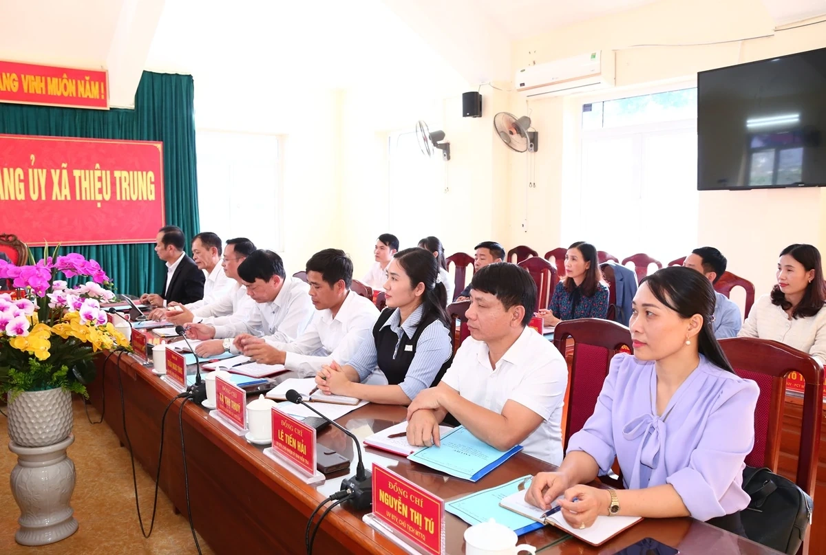 Phó Bí thư Thường trực Tỉnh ủy Nguyễn Hồng Phong thăm, làm việc tại xã Thiệu Trung và Thiệu Hóa