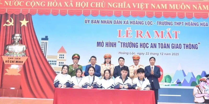 Ra mắt mô hình “Trường học an toàn giao thông”