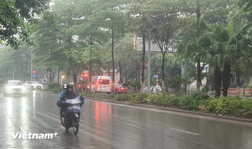 Từ ngày 25 đến hết 26/12, khu vực Trung Bộ và Nam Bộ có mưa lớn cục bộ