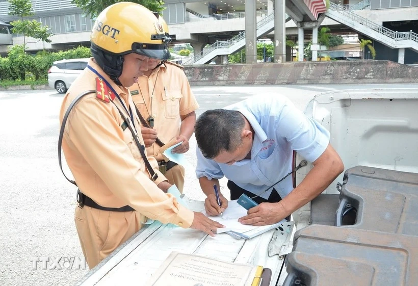 Vi phạm hành chính trong hoạt động đường bộ bị phạt tới 150 triệu đồng