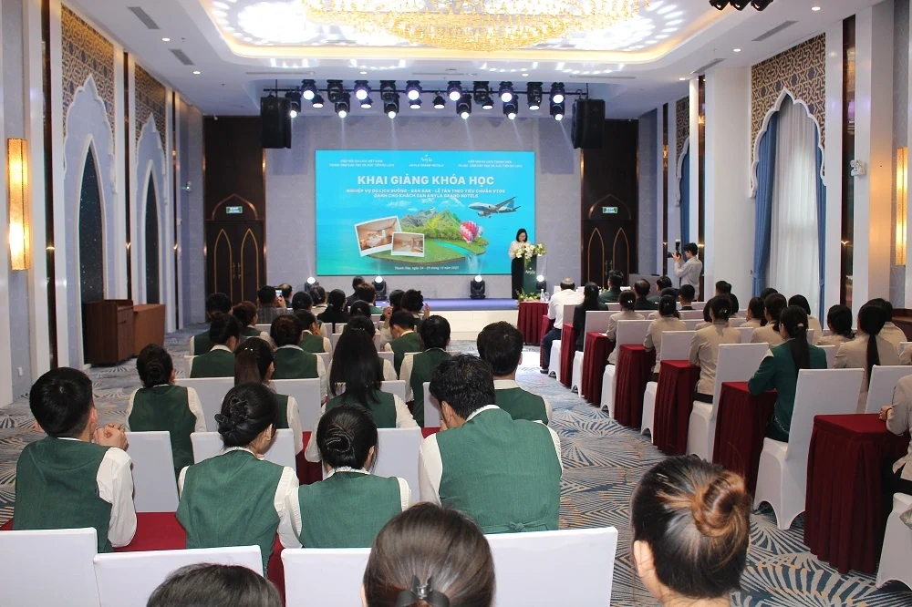 Khai giảng khóa đào tạo nghiệp vụ du lịch theo tiêu chuẩn VTOS