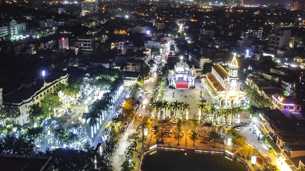 Phố phường Thanh Hóa lung linh mùa Giáng sinh