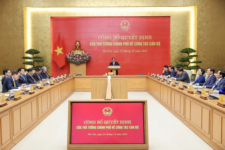 Thủ tướng trao Quyết định giao Quyền Bộ trưởng Bộ Công Thương