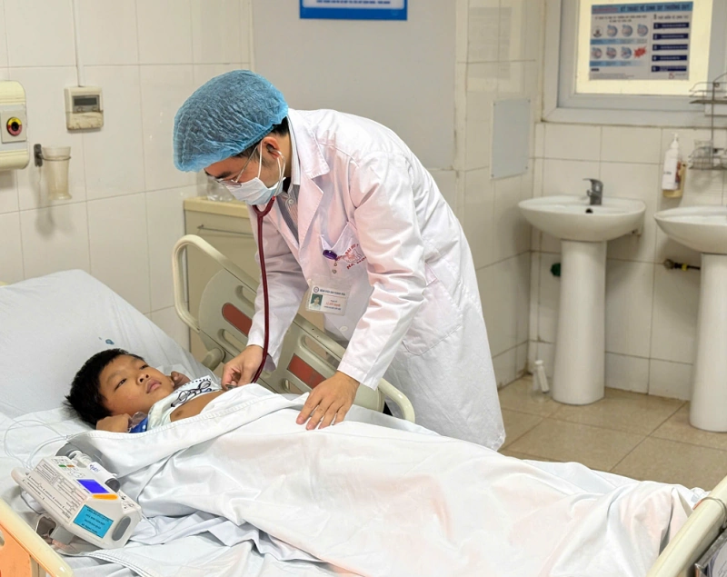 Bệnh viện Nhi Thanh Hóa triển khai thành công kỹ thuật đặt catheter lọc máu trong màng bụng