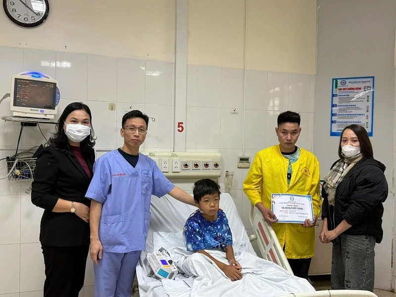 Bệnh viện Nhi Thanh Hóa triển khai thành công kỹ thuật đặt catheter lọc máu trong màng bụng