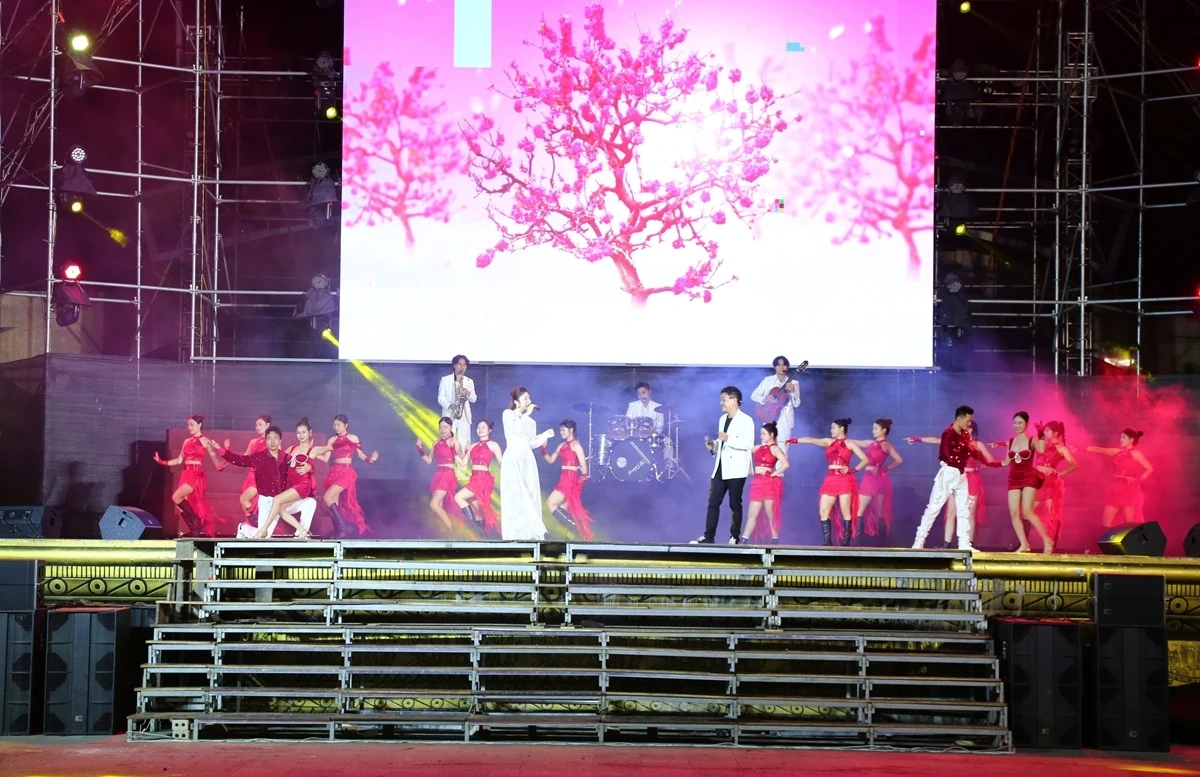 Tổng duyệt chương trình nghệ thuật “Chào năm mới 2026”