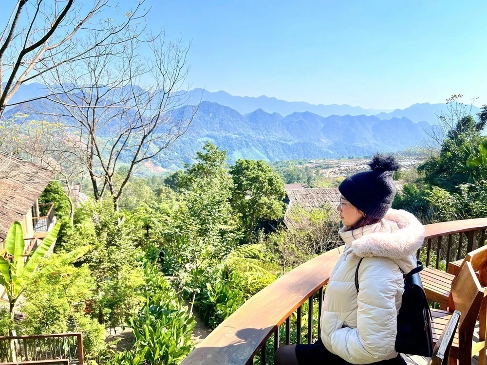 Các khu nghỉ dưỡng hút khách trong kỳ nghỉ dài ngày