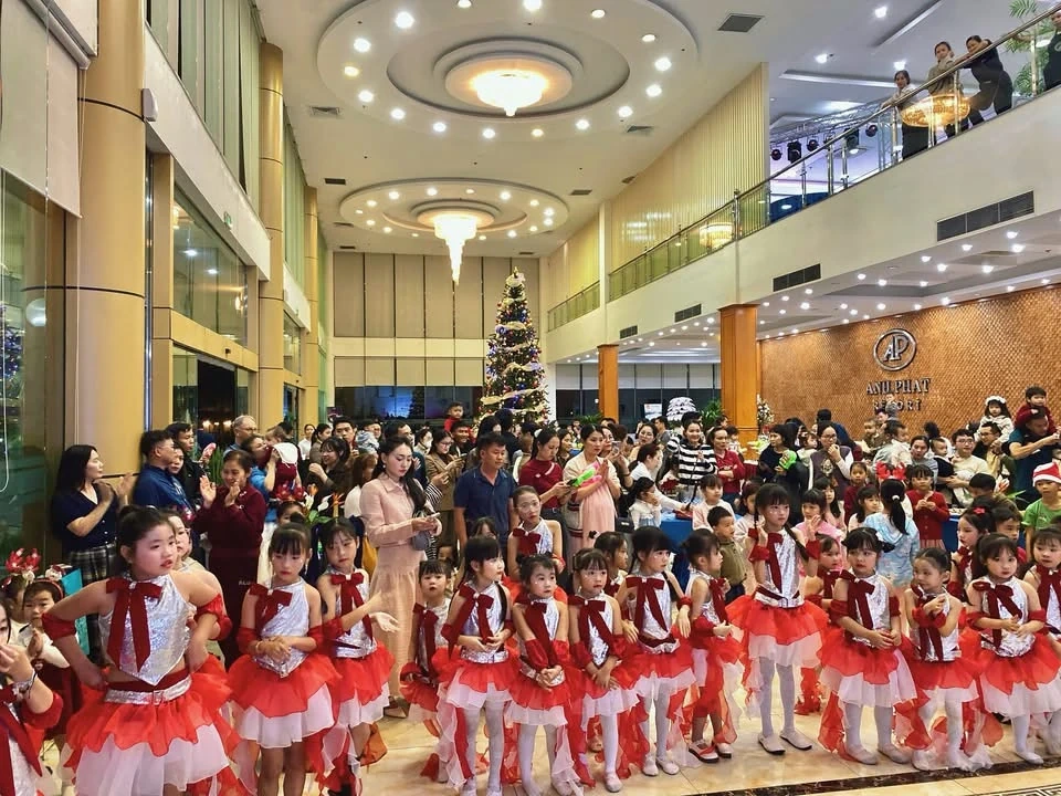 Các khu nghỉ dưỡng hút khách trong kỳ nghỉ dài ngày