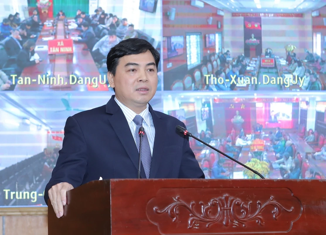 Triển khai nghiêm túc các nhiệm vụ ngay từ đầu năm và chăm lo Tết cho Nhân dân