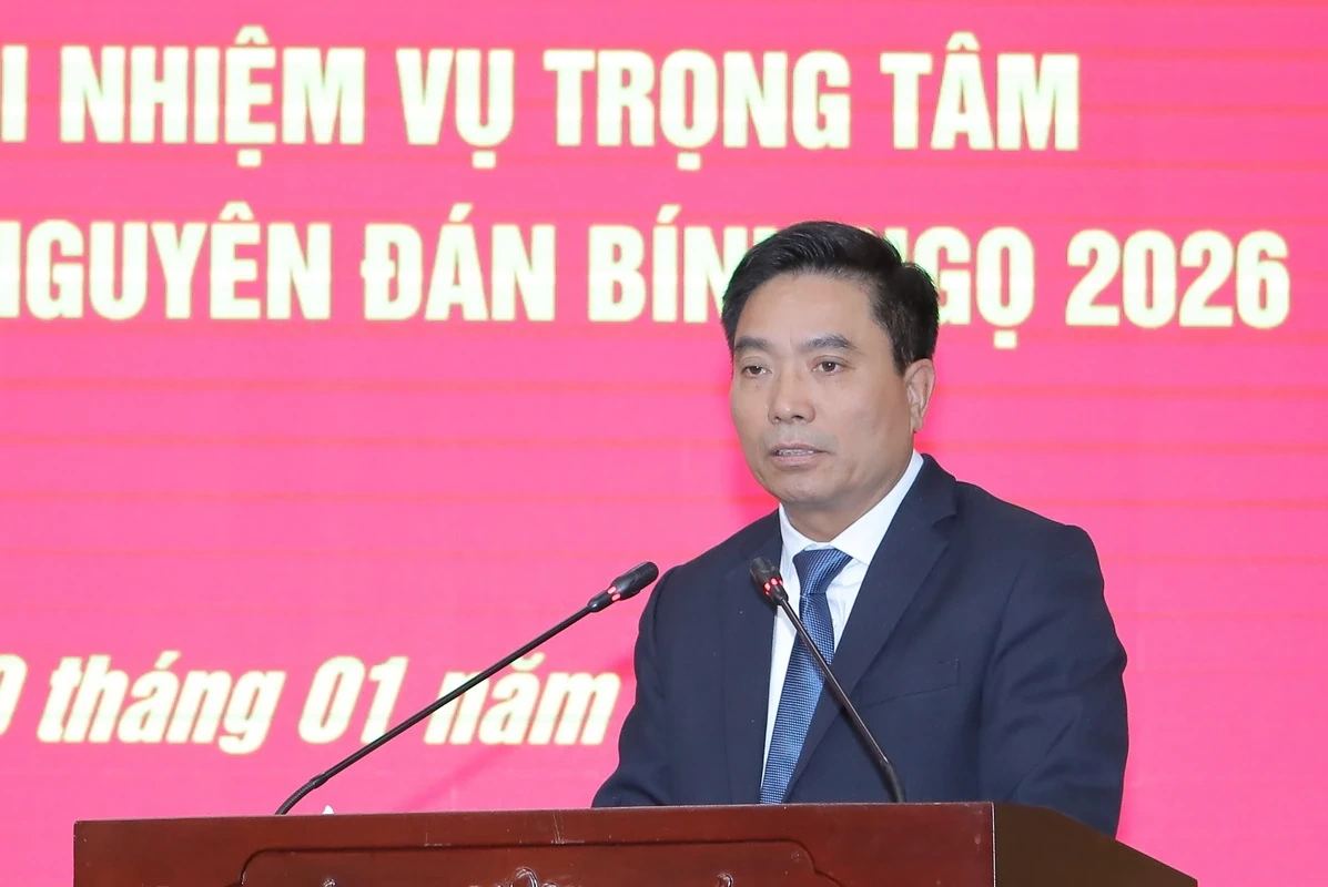 Triển khai nghiêm túc các nhiệm vụ ngay từ đầu năm và chăm lo Tết cho Nhân dân