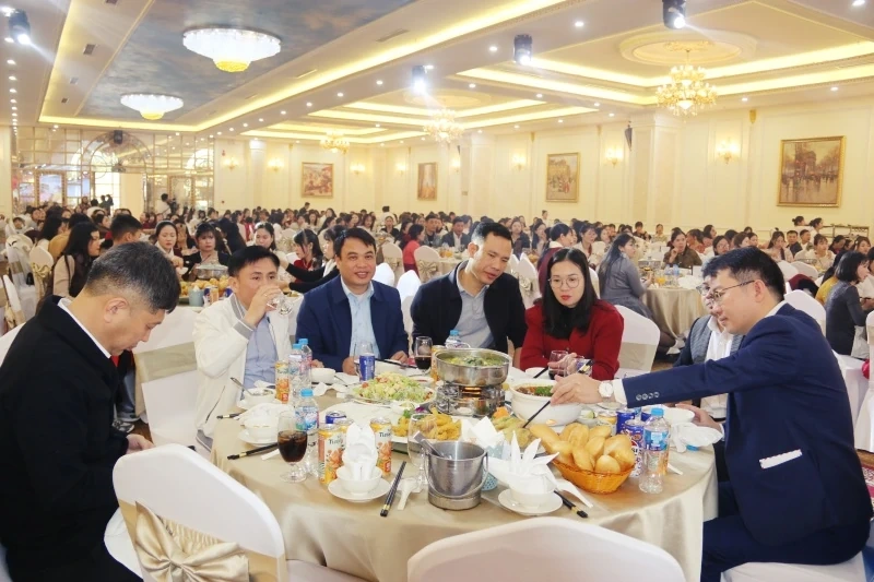 Công ty TNHH Sakurai Việt Nam tổ chức bữa cơm tất niên cho người lao động