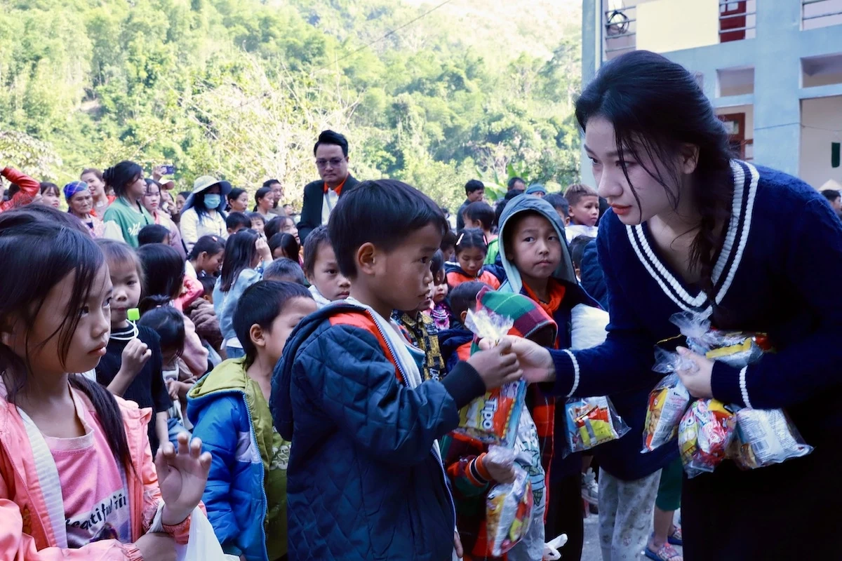 Tổng Công ty Cổ phần Hợp Lực tổ chức khám bệnh thiện nguyện tại xã vùng cao Trung Lý