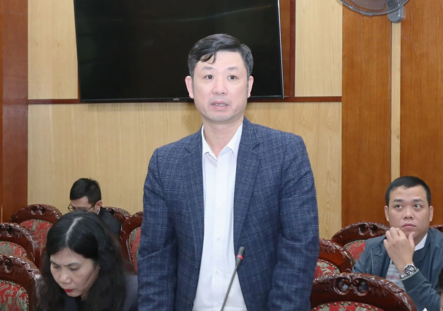 Chủ tịch UBND tỉnh chủ trì phiên họp cho ý kiến vào các đề án sắp xếp đơn vị sự nghiệp công lập