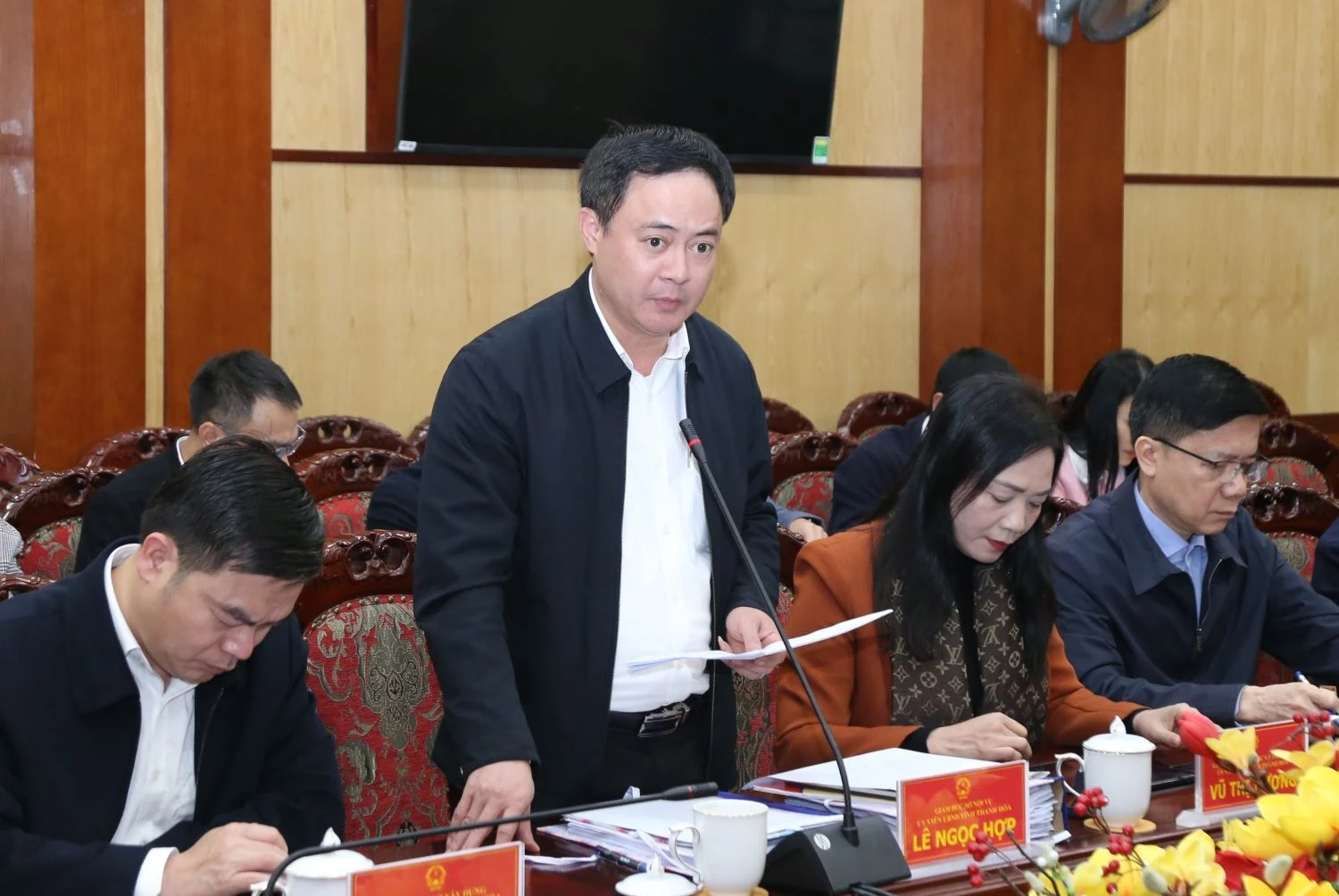 Chủ tịch UBND tỉnh chủ trì phiên họp cho ý kiến vào các đề án sắp xếp đơn vị sự nghiệp công lập