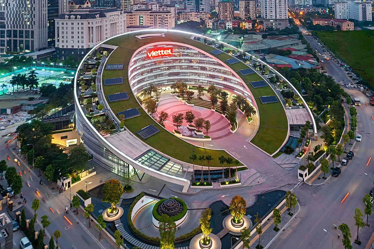 Viettel đạt doanh thu kỷ lục 220 nghìn tỷ đồng trong năm 2025