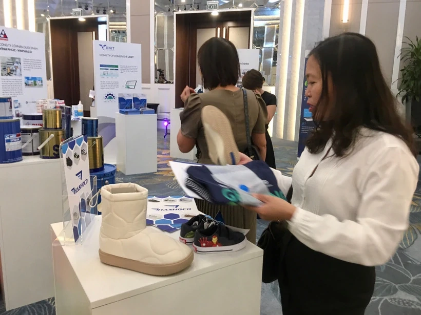 Người Việt chi hơn 7 triệu tỷ đồng cho tiêu dùng và dịch vụ trong năm 2025