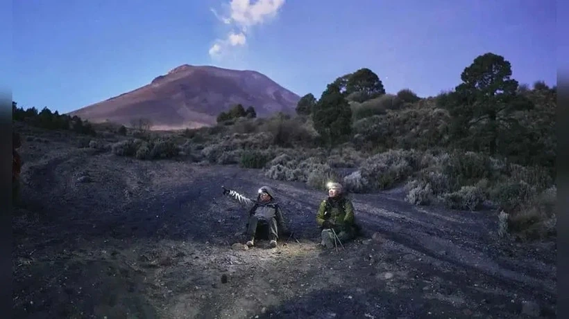 Núi lửa tại Indonesia phun trào 31 lần trong 6 giờ