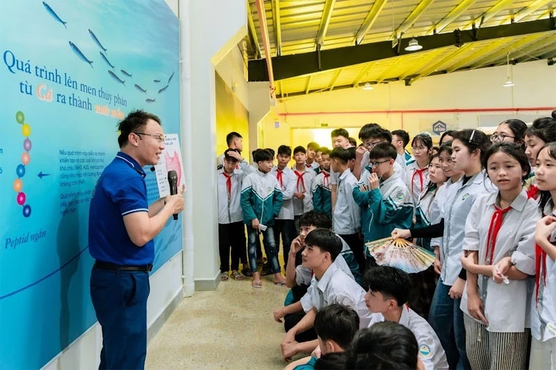 Gieo tình yêu văn hóa từ trải nghiệm làng nghề