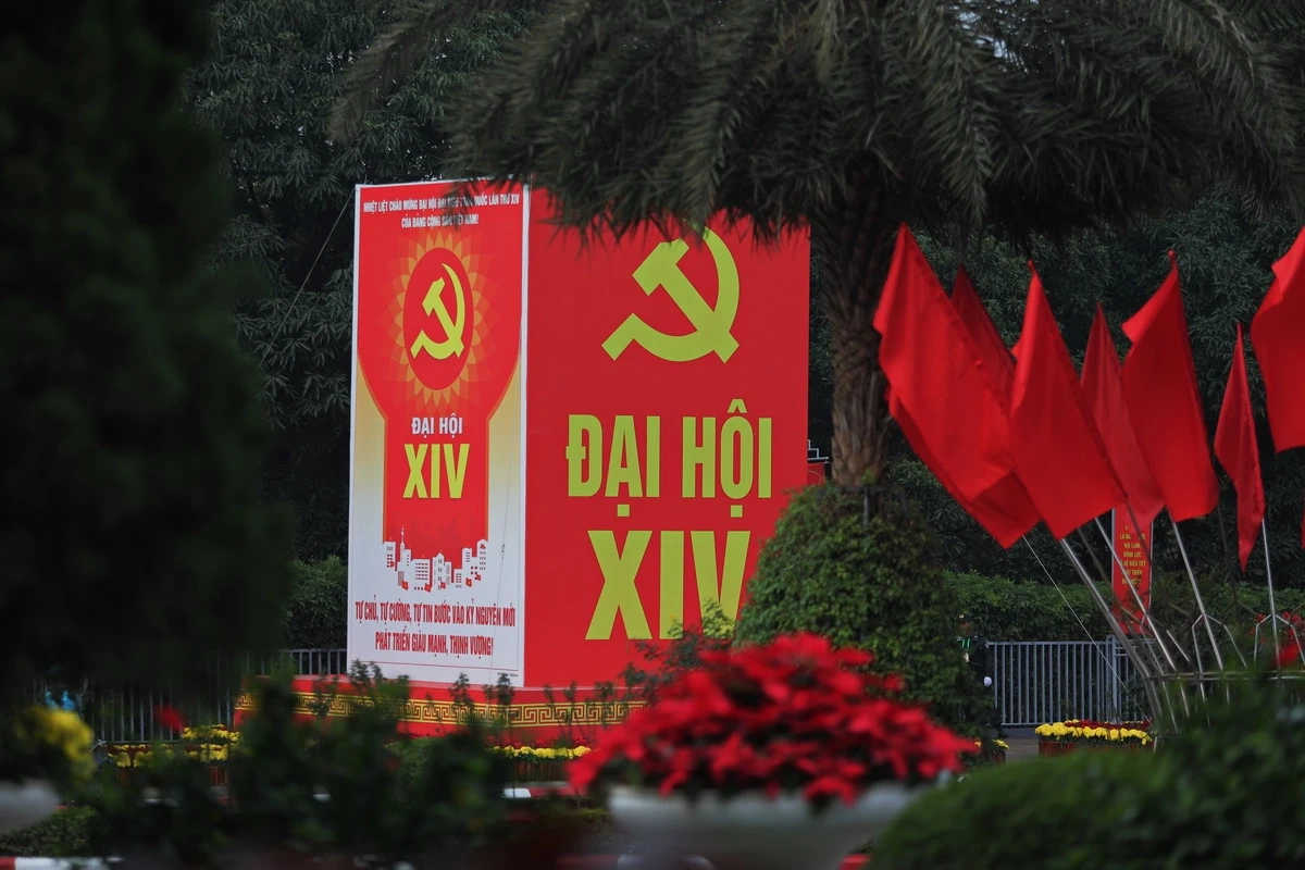 Thủ đô Hà Nội rực rỡ cờ hoa chào mừng Đại hội biểu toàn quốc lần thứ XIV của Đảng