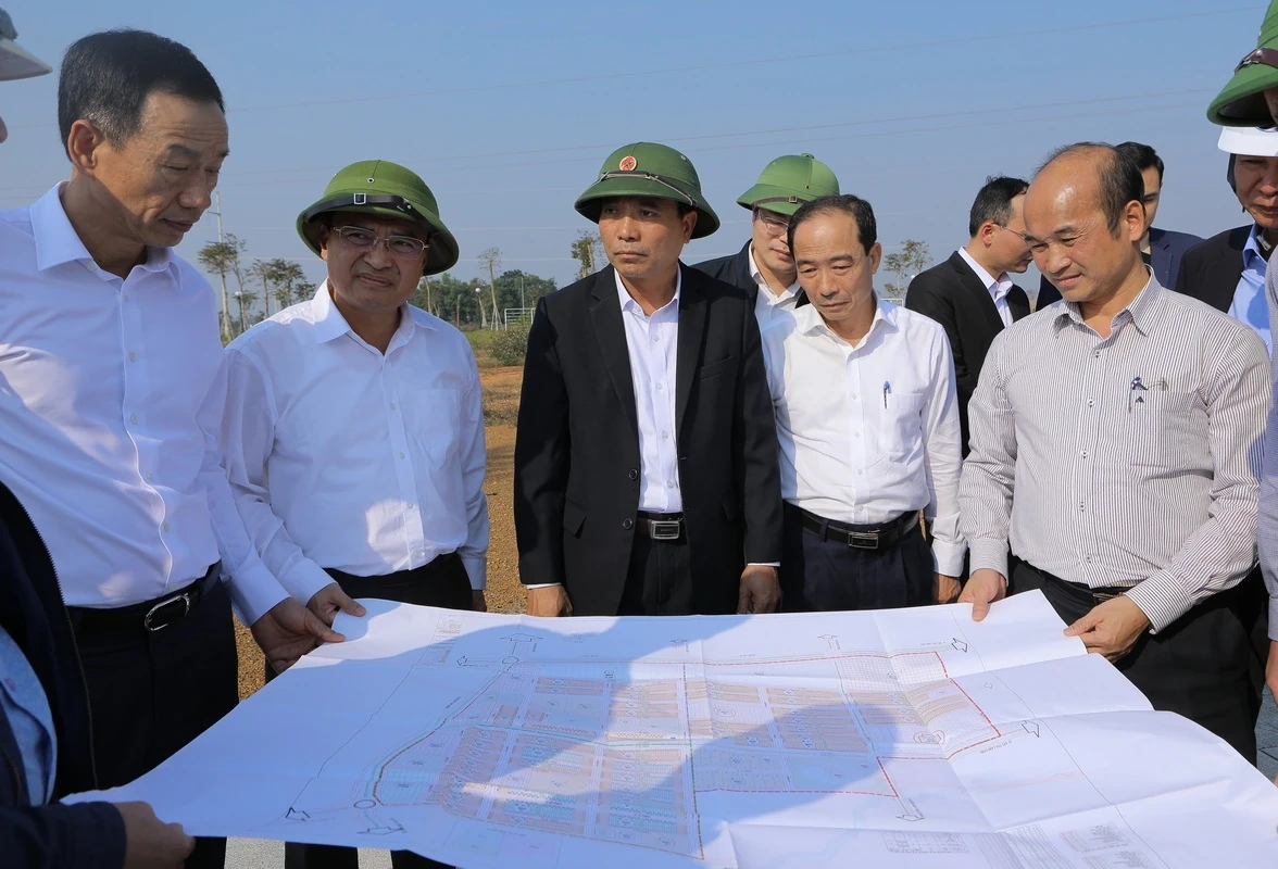 Bí thư Tỉnh ủy Nguyễn Doãn Anh kiểm tra tiến độ các dự án trọng điểm tại Khu Công nghiệp Lam Sơn - Sao Vàng