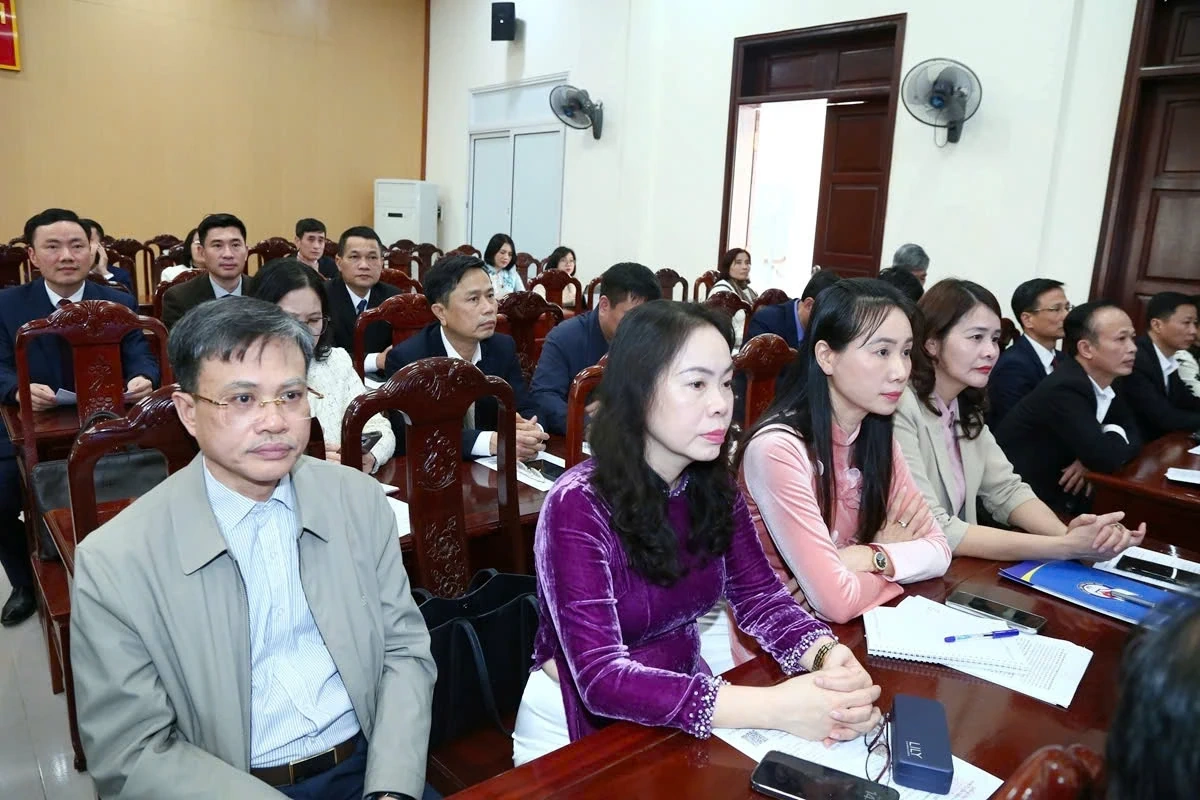 Phá vỡ tính bảo thủ, trì trệ, thay đổi tư duy, nhận thức nhằm tạo ra sức chiến đấu của tổ chức cơ sở đảng