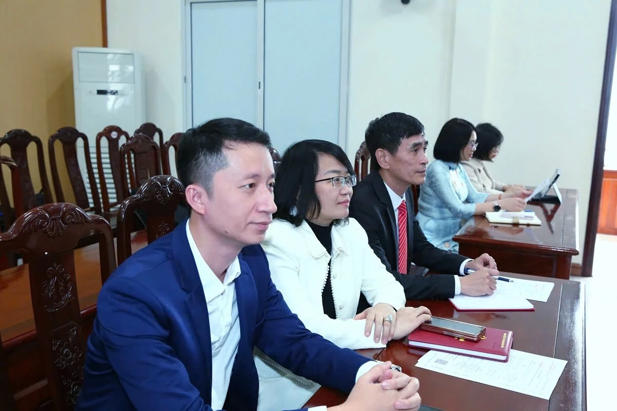 Phá vỡ tính bảo thủ, trì trệ, thay đổi tư duy, nhận thức nhằm tạo ra sức chiến đấu của tổ chức cơ sở đảng