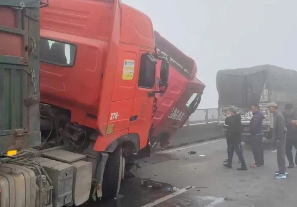 Tai nạn giao thông đặc biệt nghiêm trọng trên cao tốc Bắc - Nam đoạn qua tỉnh Thanh Hóa