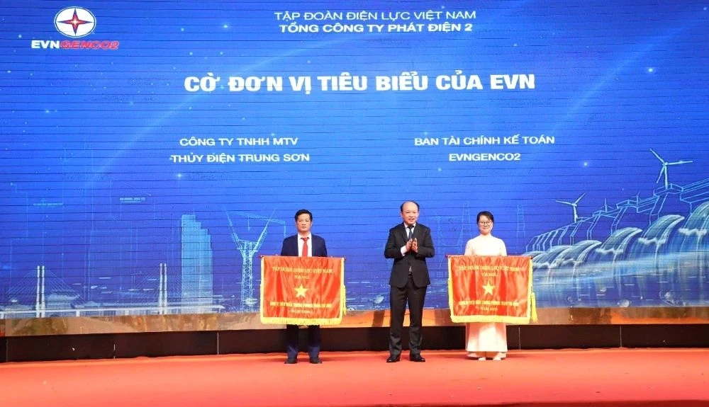 Thủy điện Trung Sơn nhận Cờ thi đua của EVN, Đảng bộ hoàn thành xuất sắc nhiệm vụ năm 2025