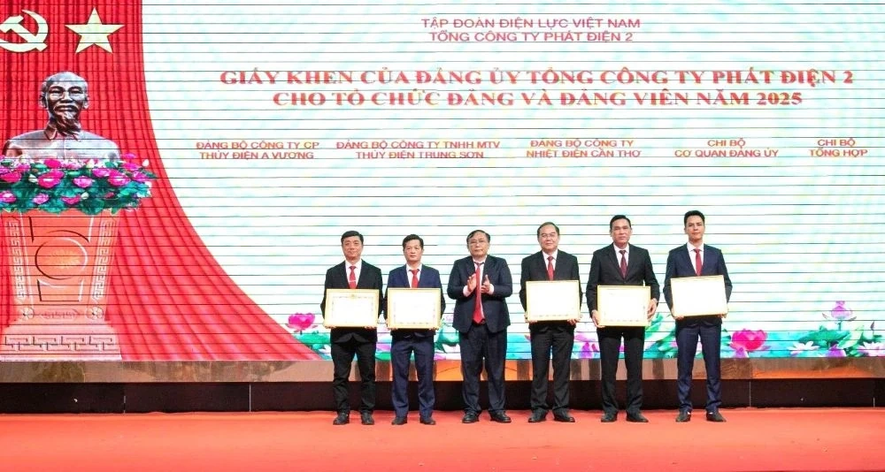 Thủy điện Trung Sơn nhận Cờ thi đua của EVN, Đảng bộ hoàn thành xuất sắc nhiệm vụ năm 2025