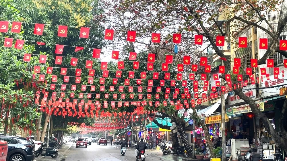 Phố phường, làng mạc “khoác áo mới” trước thềm Đại hội