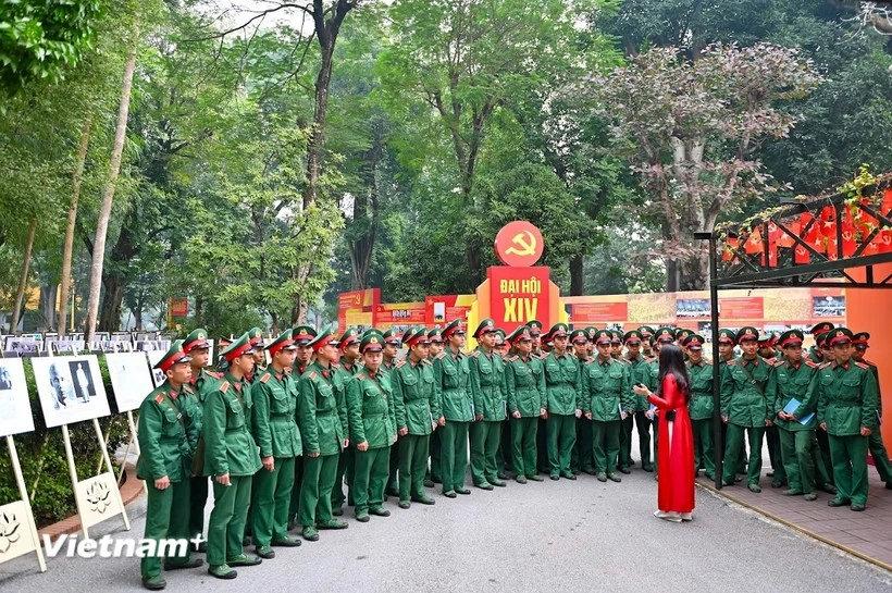 Khai mạc chuỗi trưng bày chào mừng Đại hội đại biểu toàn quốc lần thứ XIV của Đảng