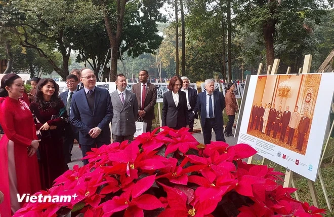 Khai mạc chuỗi trưng bày chào mừng Đại hội đại biểu toàn quốc lần thứ XIV của Đảng