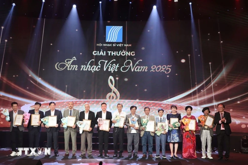 Tôn vinh các nhạc sỹ, nghệ sỹ có nhiều đóng góp cho âm nhạc Việt Nam