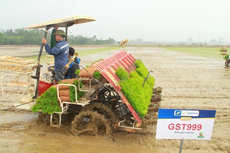Ngày hội công nghệ, trình diễn thiết bị công nghệ cao phục vụ sản xuất nông nghiệp