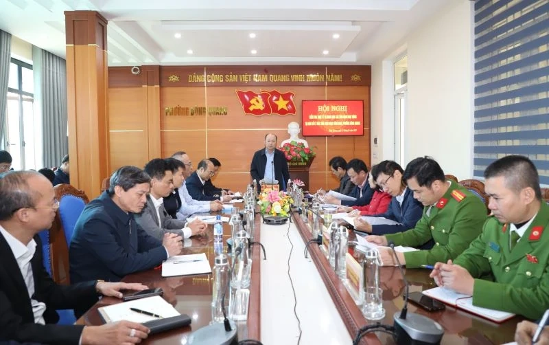 Khẩn trương xử lý tình trạng phát tán mùi hôi tại bãi rác Đông Nam